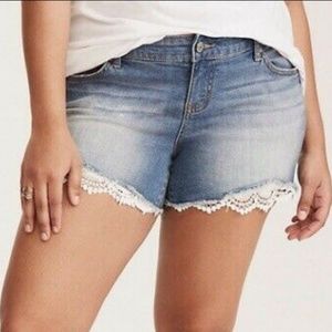 Lace Distressed Medium Denim Short Shorts Torrid